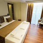 Vion Sea Boutique - Durres גולם