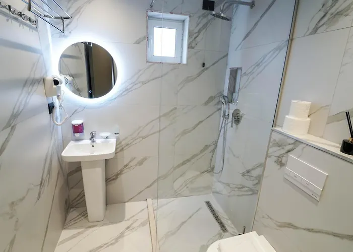 ホテル Vion Sea Boutique - Durres 3*